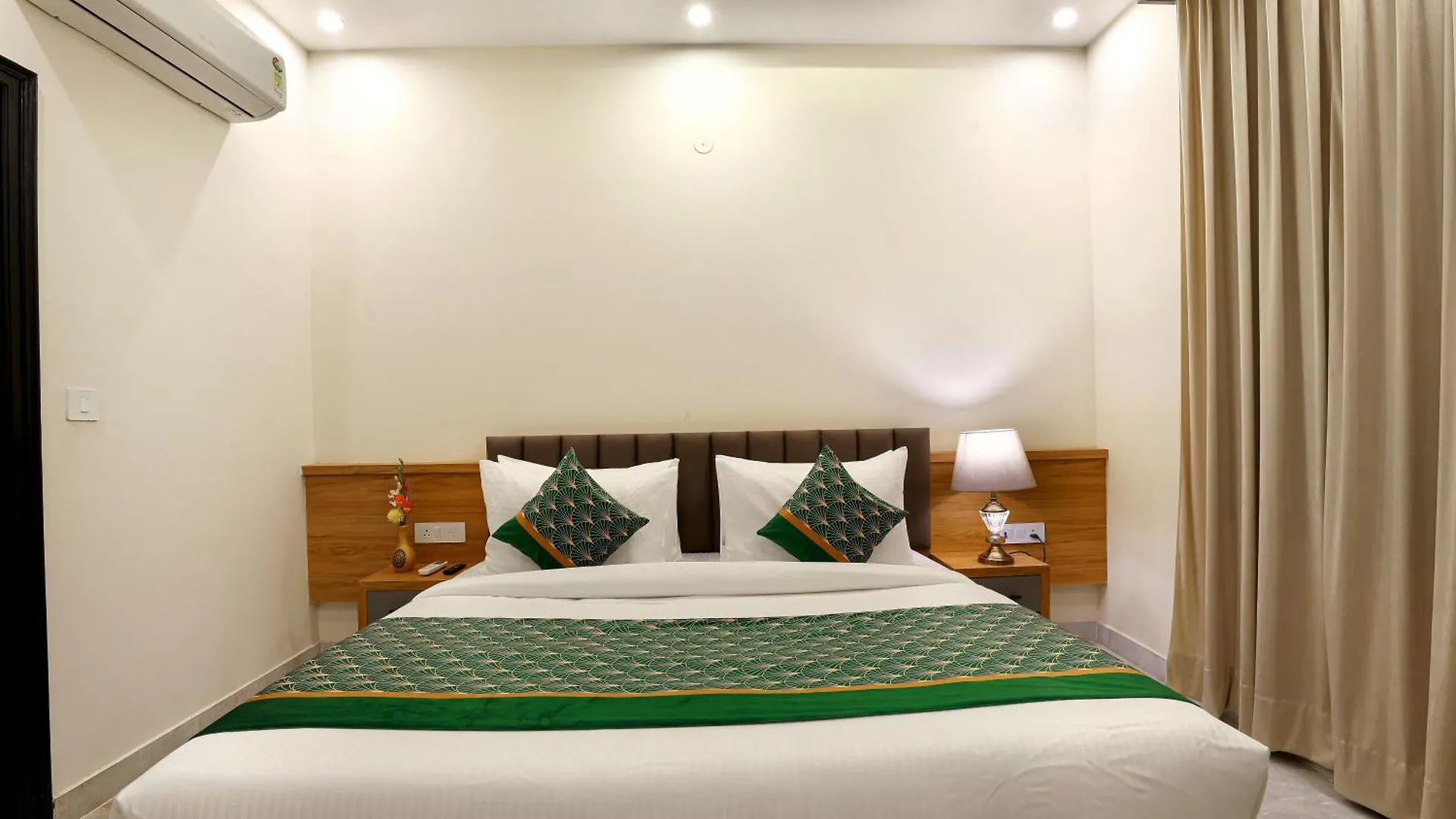 Opo Essential Hotel Gurgaon