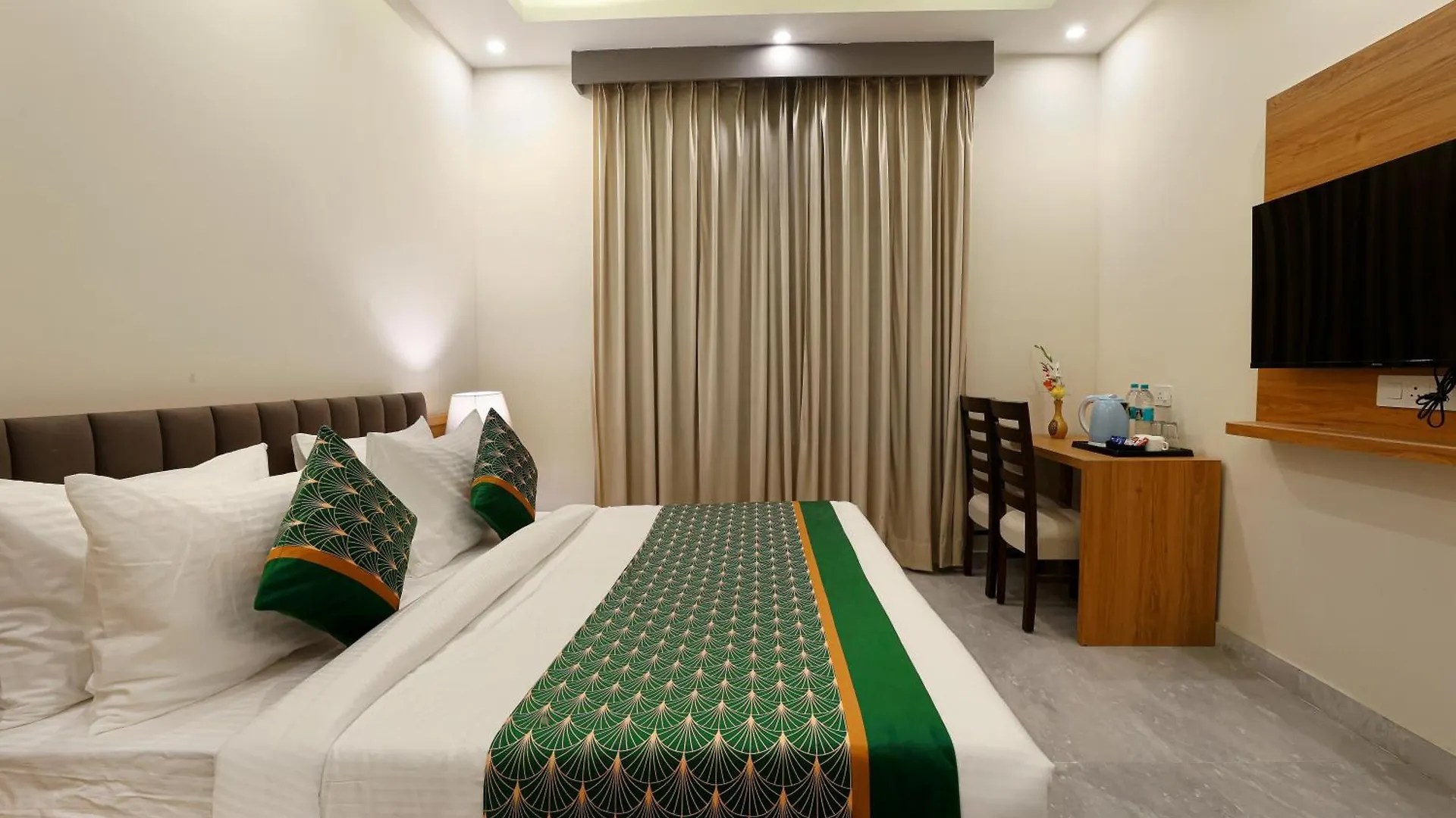 Opo Essential Hotel Gurgaon
