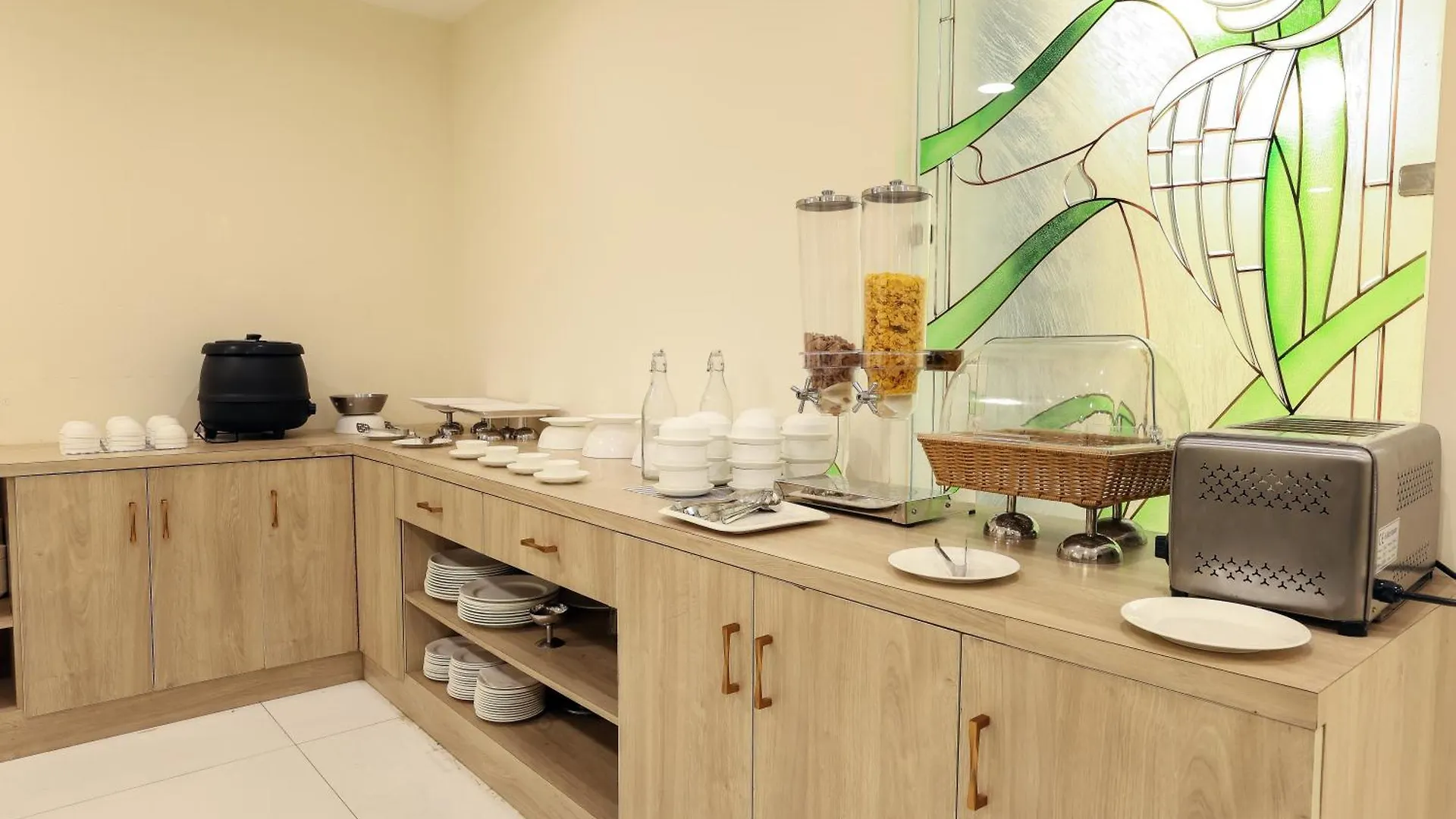 Opo Essential Hotel Gurgaon 3*,