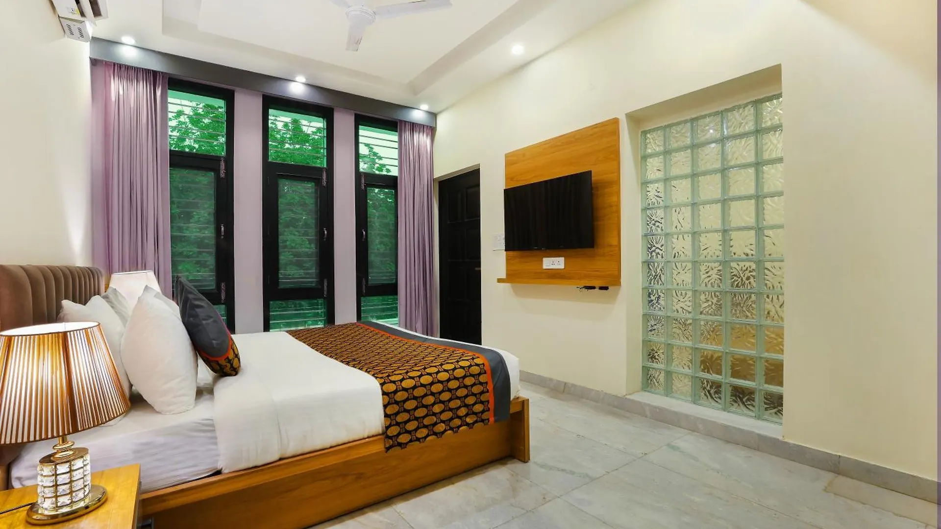 Opo Essential Hotel Gurgaon