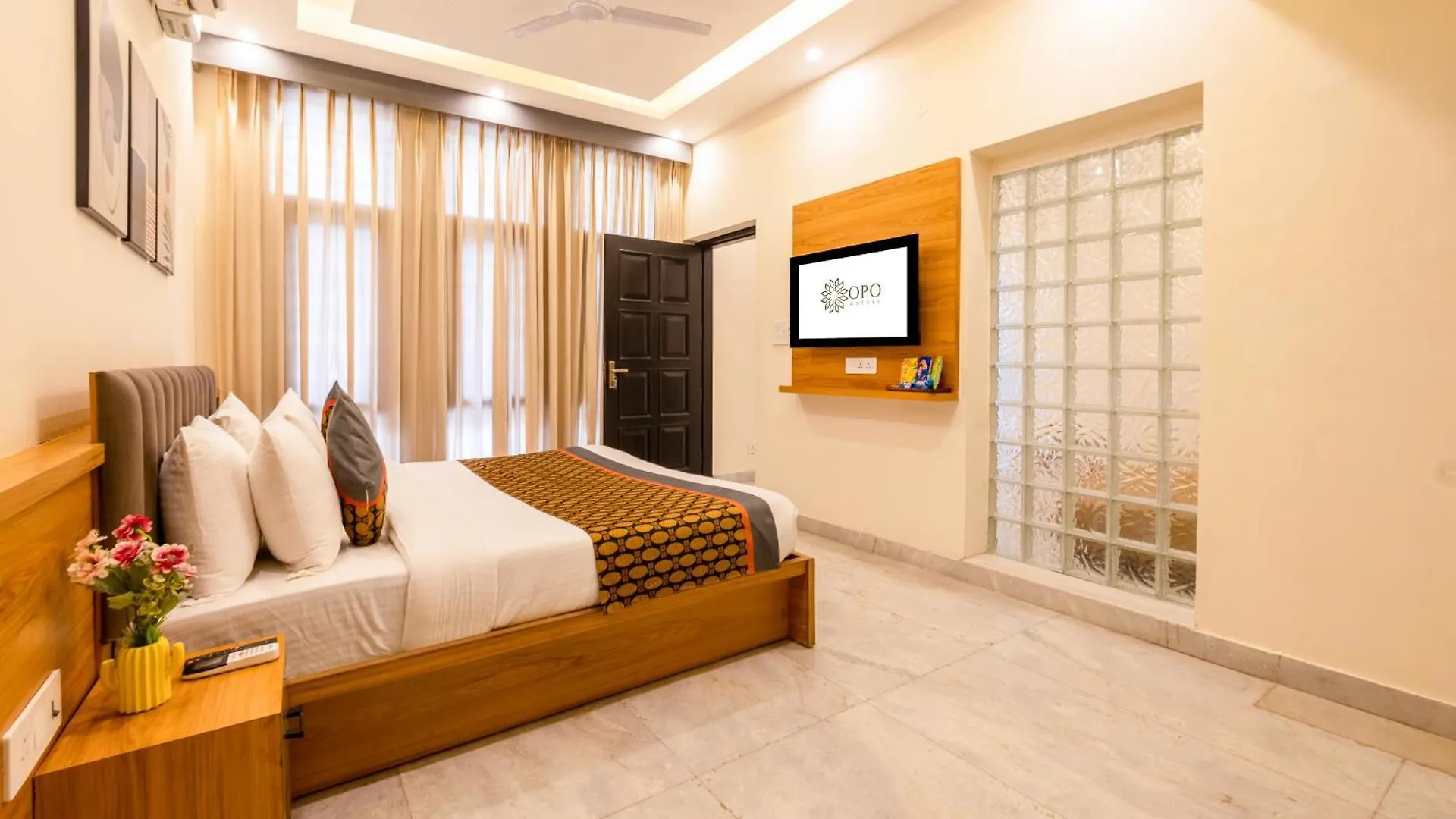 Opo Essential Hotel Gurgaon 3*,  Indien