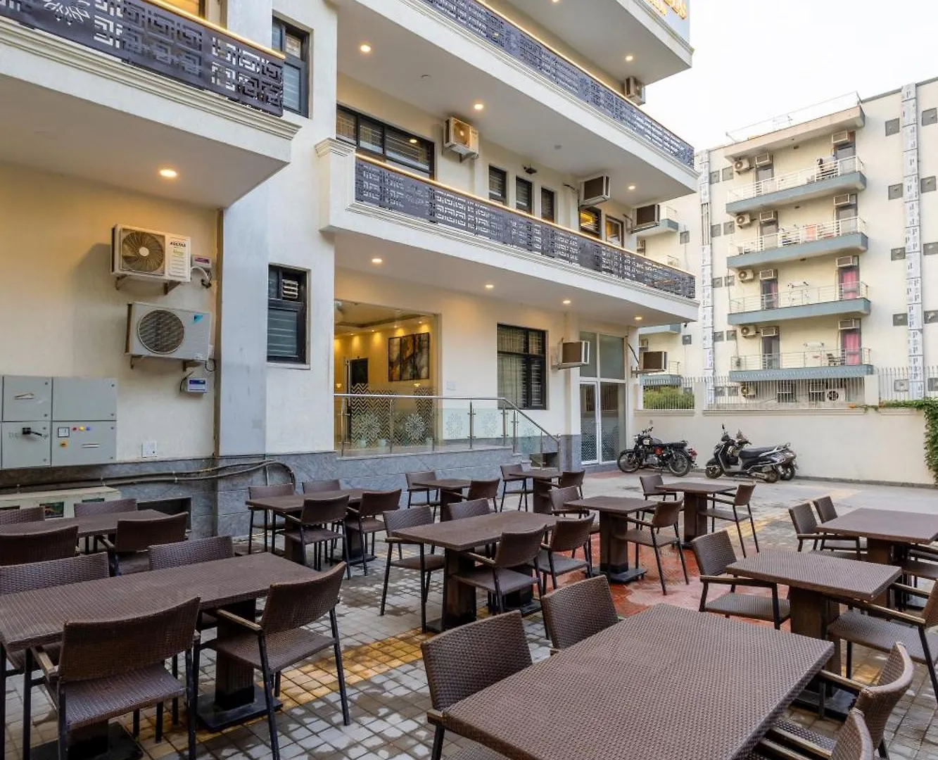 Opo Essential Hotel Gurgaon