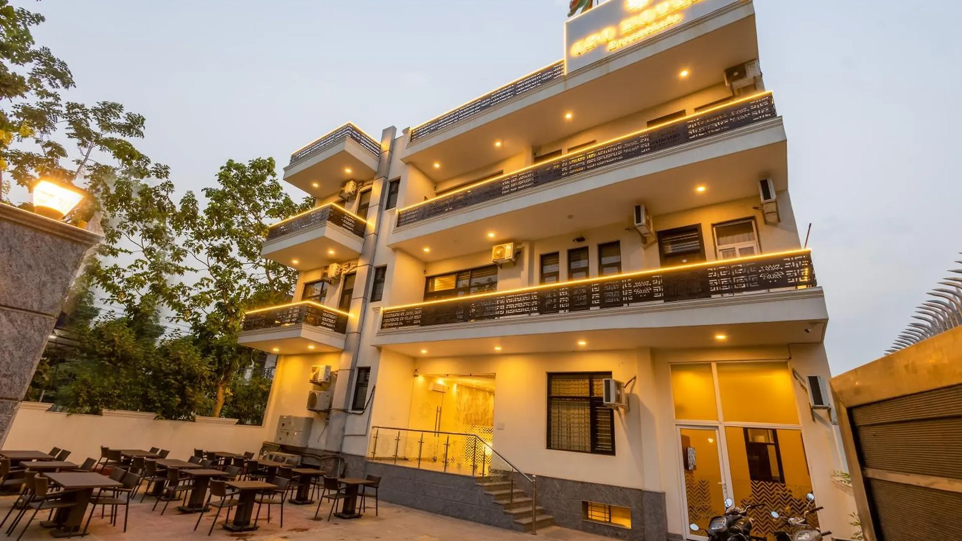 Opo Essential Hotel Gurgaon