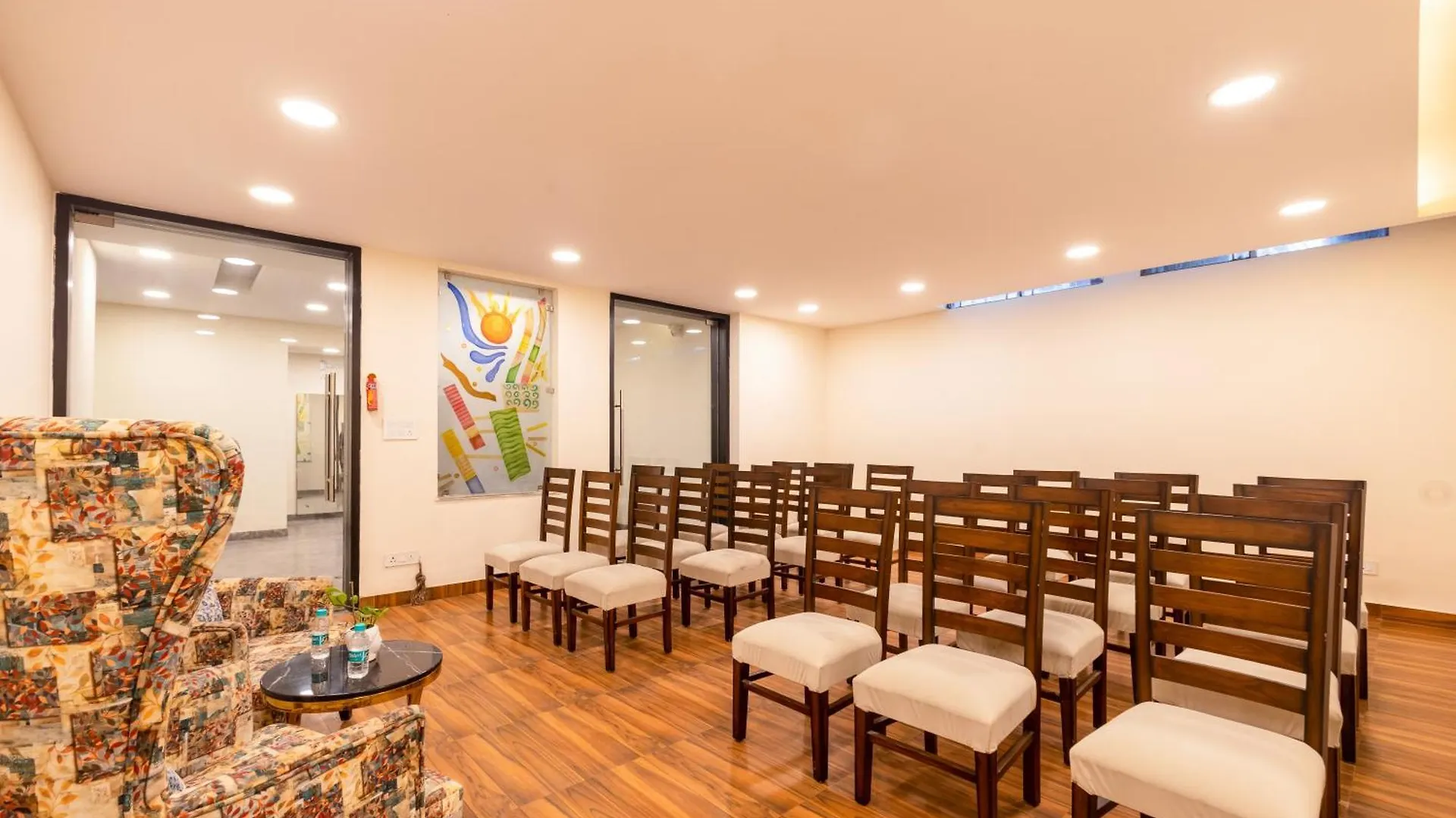 Opo Essential Hotel Gurgaon 3*,  Indien